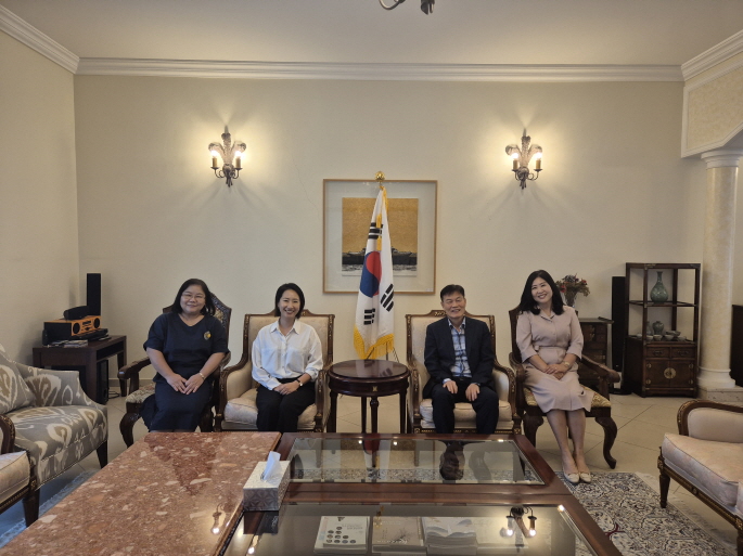 총영사, 두바이 및 라스알카이마 한글학교 교장선생님 초청 오찬